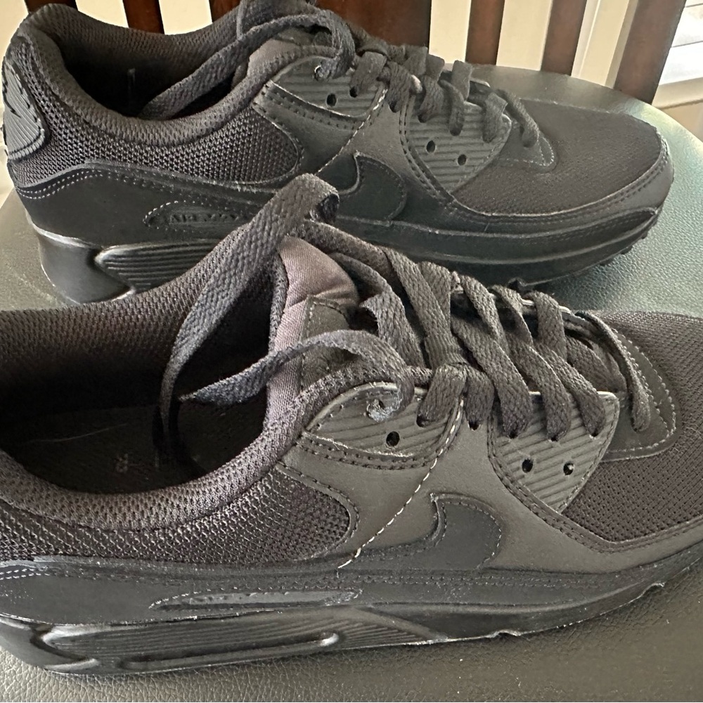 Nike Women’s Black Sneakers size 10